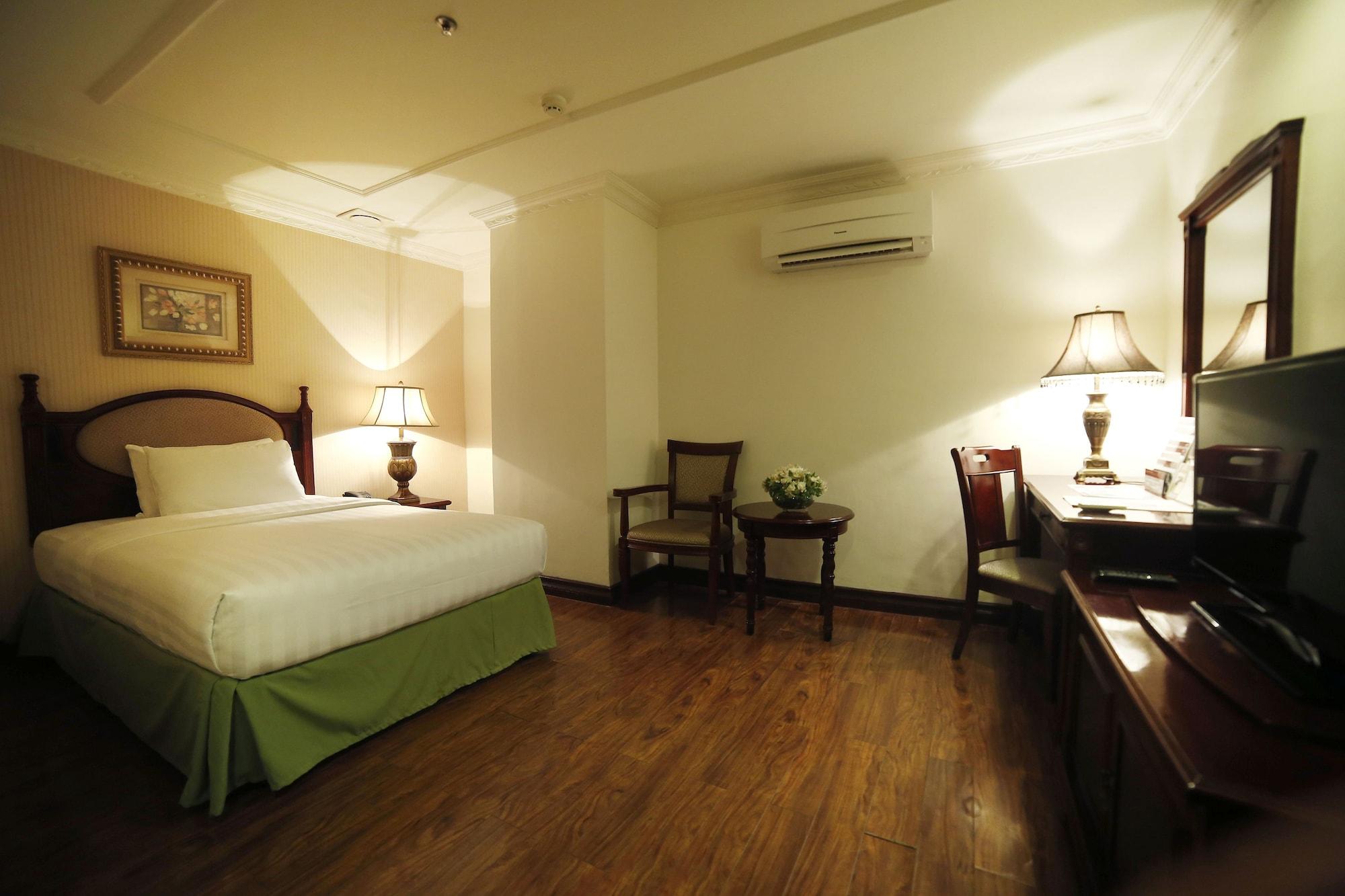 Villa Caceres Hotel Naga  Bagian luar foto