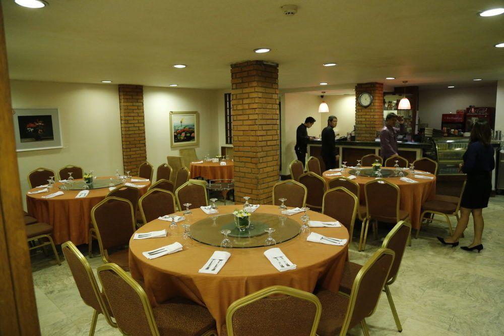 Villa Caceres Hotel Naga  Bagian luar foto