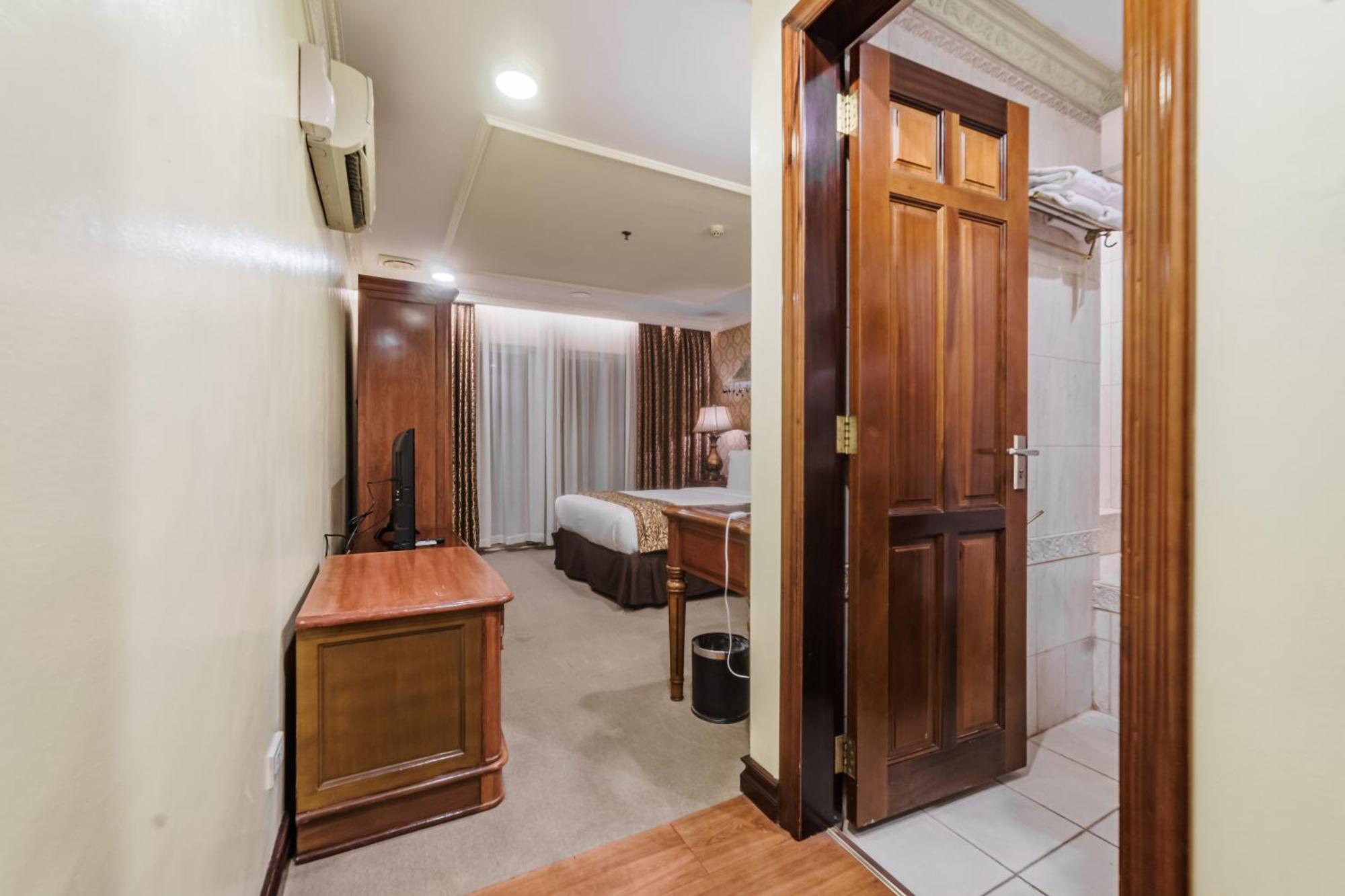 Villa Caceres Hotel Naga  Bagian luar foto