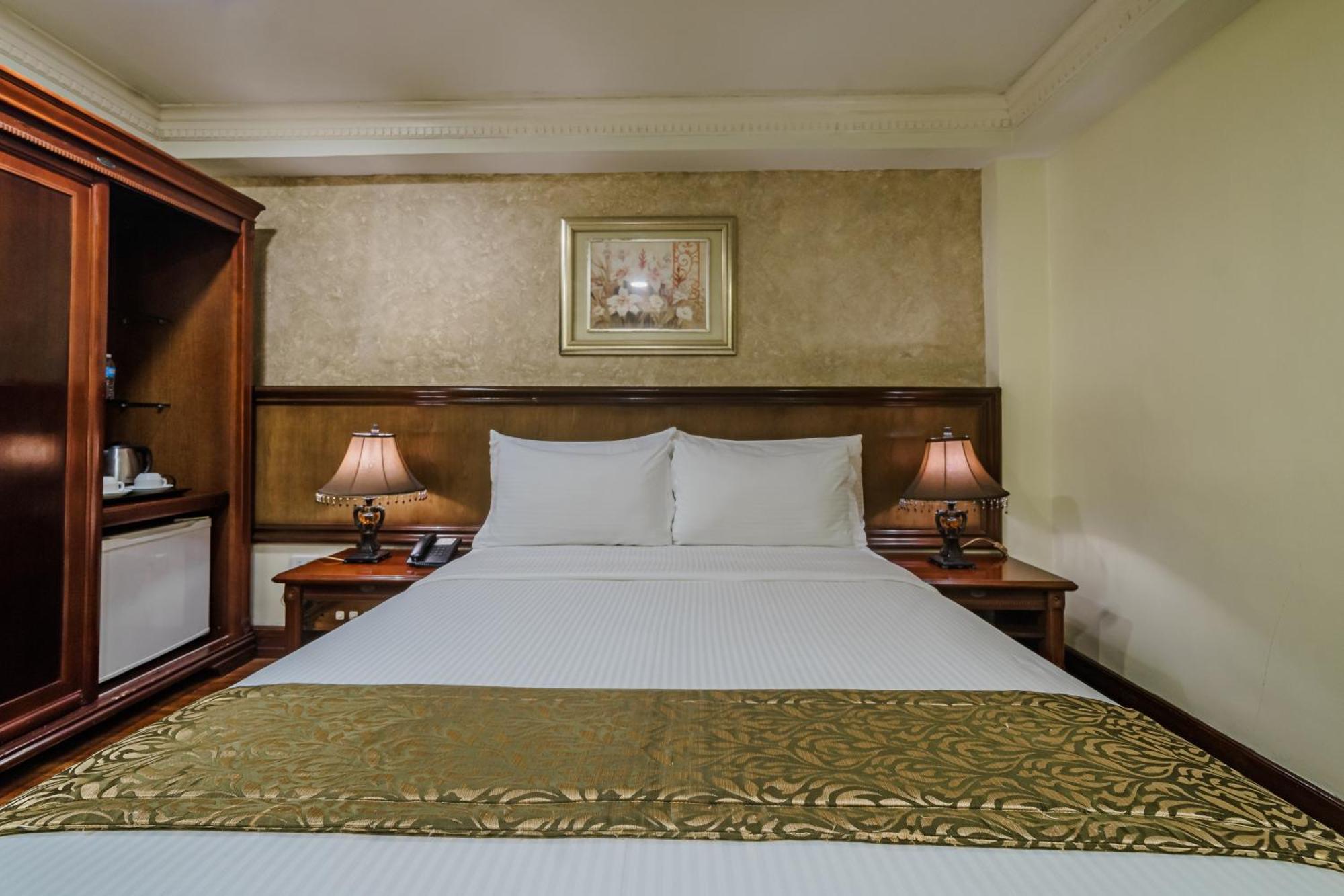 Villa Caceres Hotel Naga  Bagian luar foto