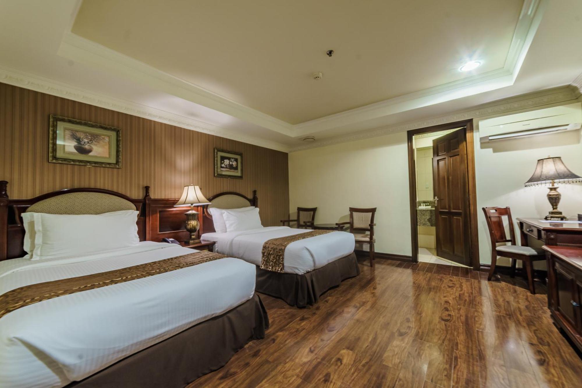 Villa Caceres Hotel Naga  Bagian luar foto