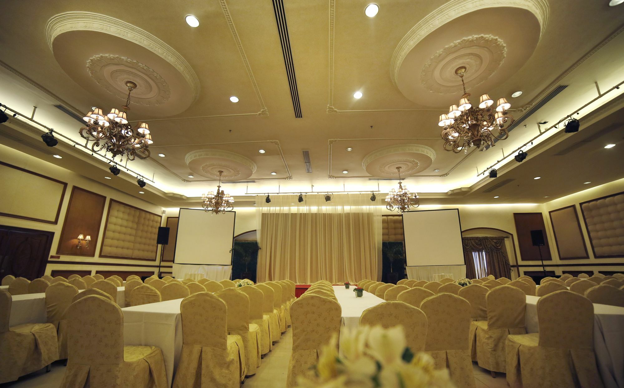 Villa Caceres Hotel Naga  Bagian luar foto